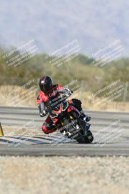 media/Dec-01-2025-Moto Forza (Mon) [[2daa91e15f]]/2-Intermediate Group/Session 3 (Turn 3)/